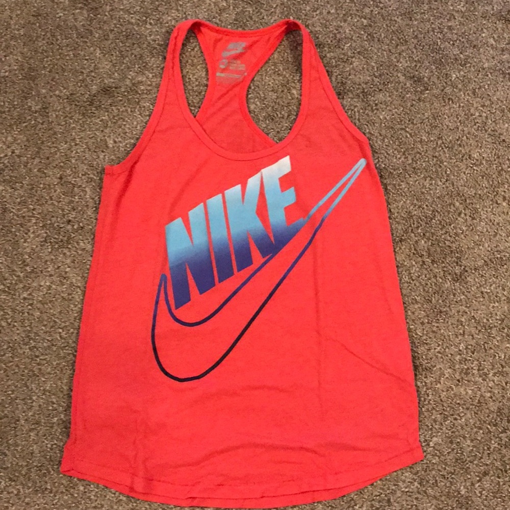 Nike razor back workout top women’s